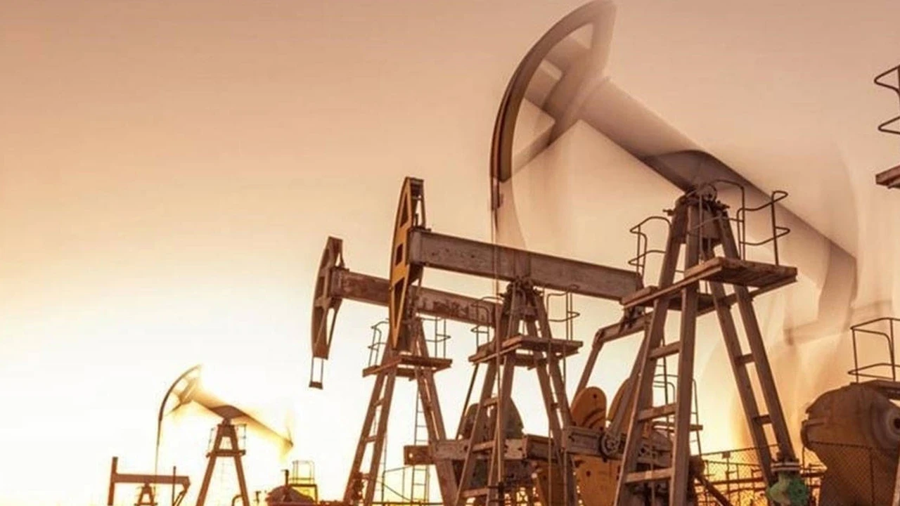 Ortadoğu gerilimi petrol fiyatlarını yeniden yükseltti