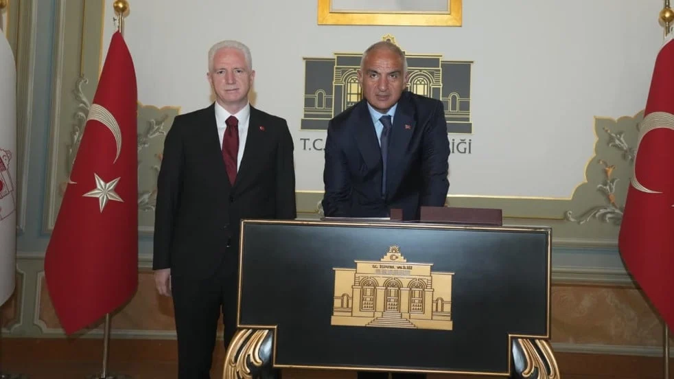 Bakan Ersoy, Vali Gül'ü ziyaret etti! “İstanbul'da kurumlar arası güçlü iş birliğine önem veriyoruz”