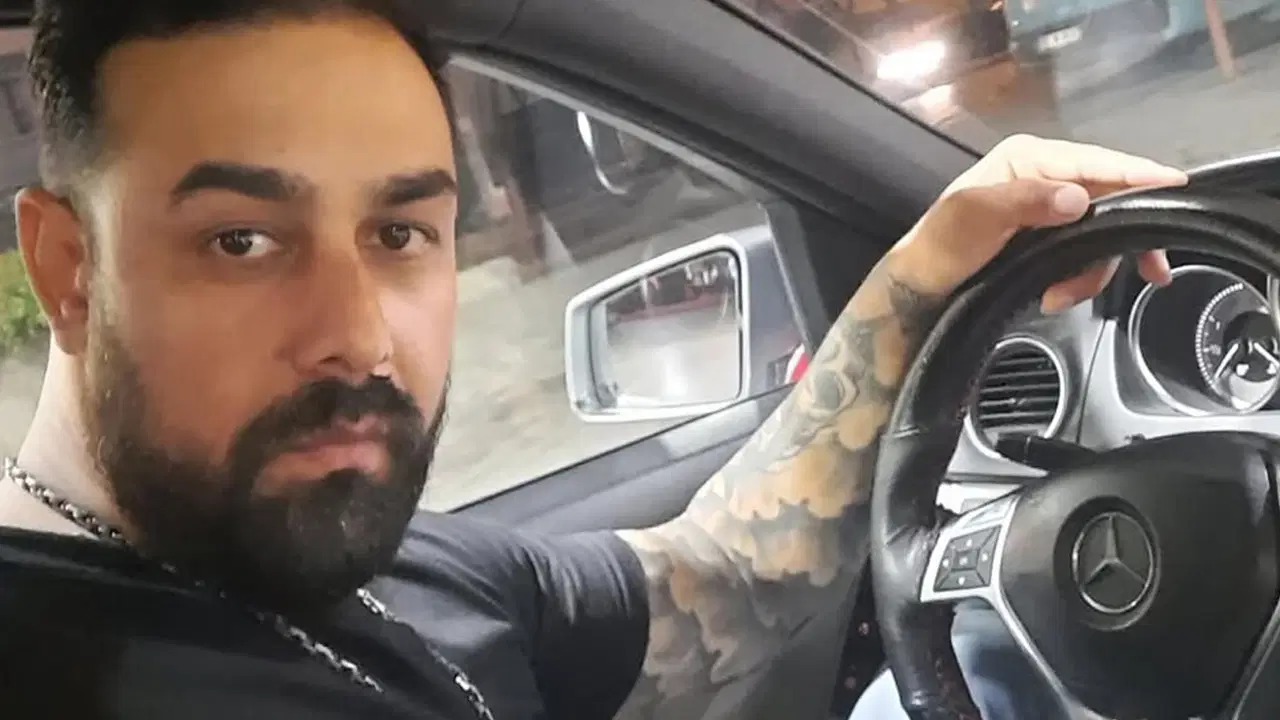 İzmir'de otomobil içinde vahşet: Husumetlisi tarafından bıçaklanarak öldürüldü