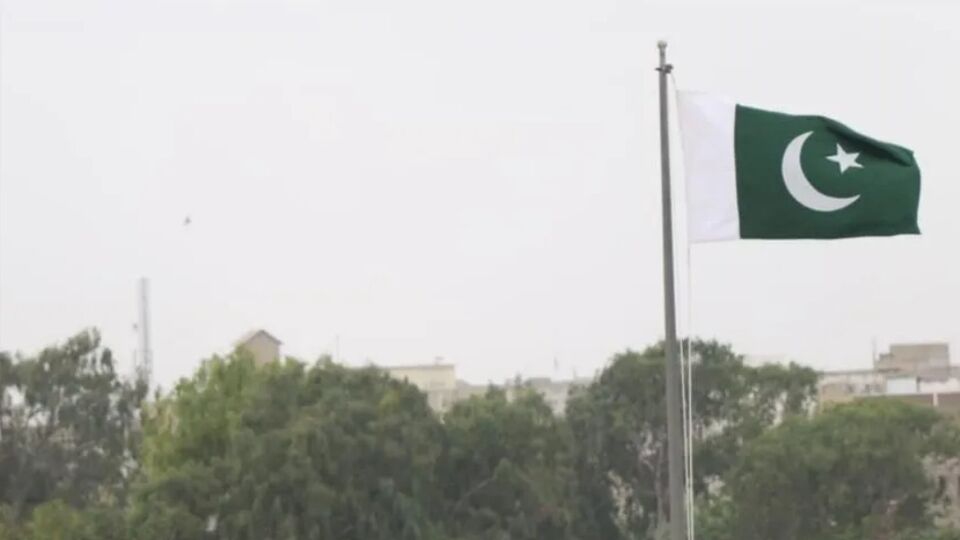 Pakistan'da bir uçak radardan kayboldu