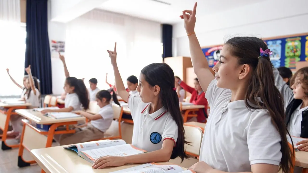 81 ile gönderildi! Okullarda yeni dönem: Paylaşım yapılması yasaklandı