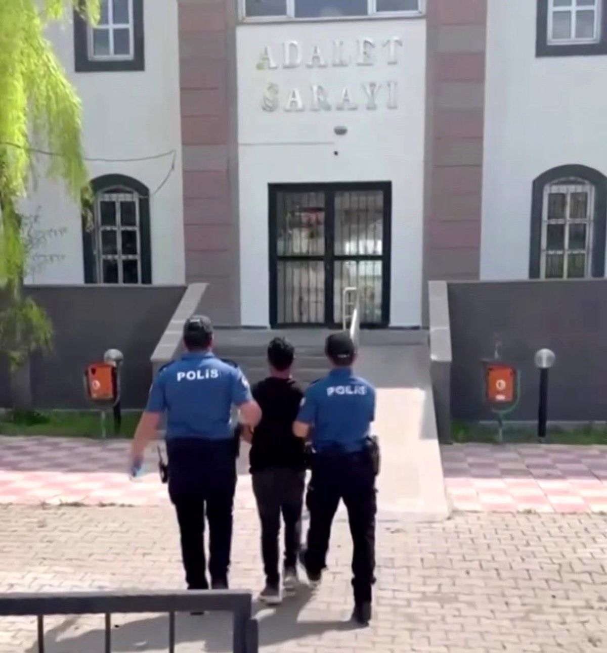 Sivas'ta kesinleşmiş hapis cezası bulunan firari hükümlü yakalandı