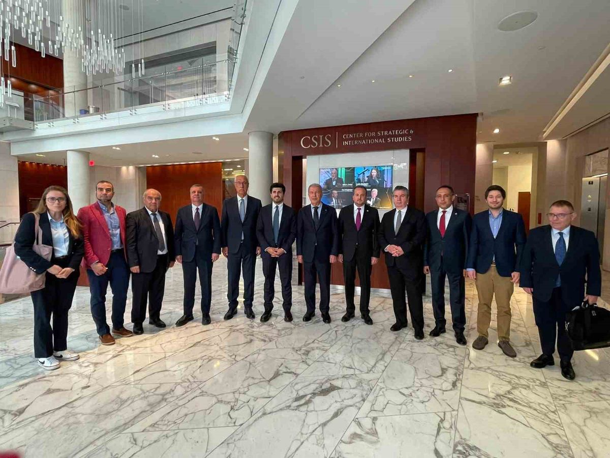 Akar: Milli menfaatler ve şehit hakları birbirini tamamlar