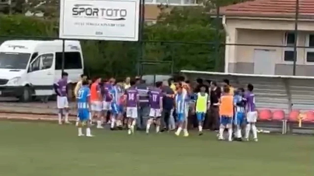 Kayseri'de amatör maçta hakeme saldırı