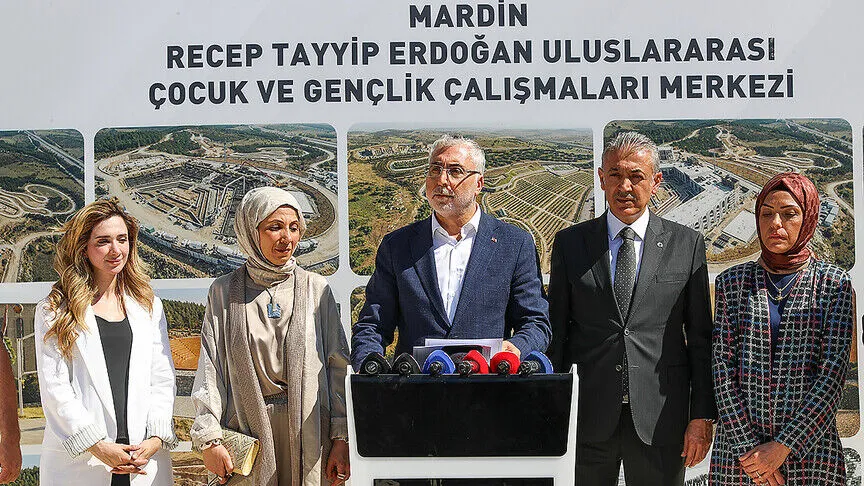 Bakan Işıkhan: Türkiye Yüzyılı'nın en güçlü sermayesi iyi yetişmiş gençler olacaktır