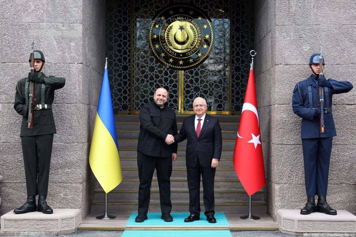 Bakan Güler, Ukrayna Savunma Bakanı Umerov ile bir araya geldi