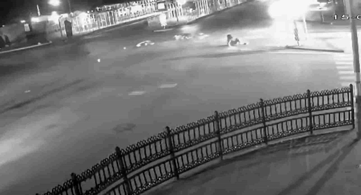 Sakarya'da 1 kişinin hayatını kaybettiği kaza anı güvenlik kamerasına yansıdı