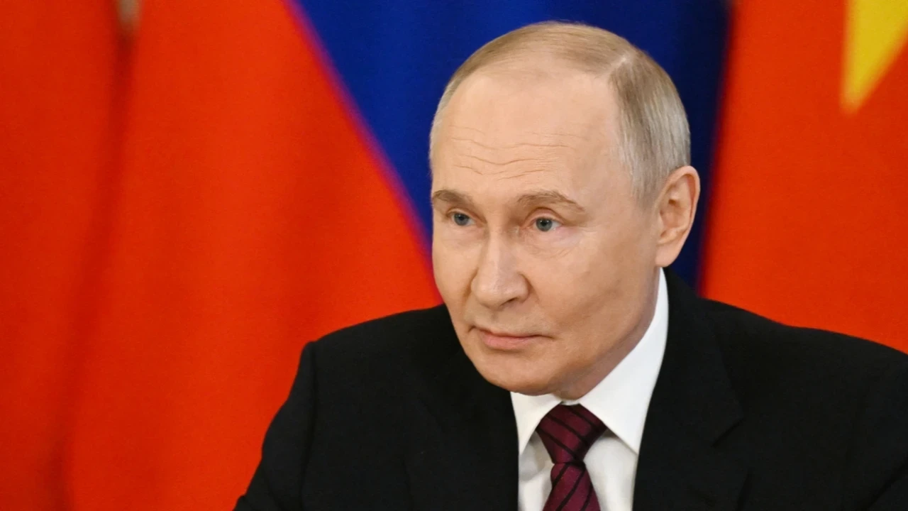 Putin: "Ukrayna ile barış anlaşmasını meşru yönetimle imzalamak istiyoruz"