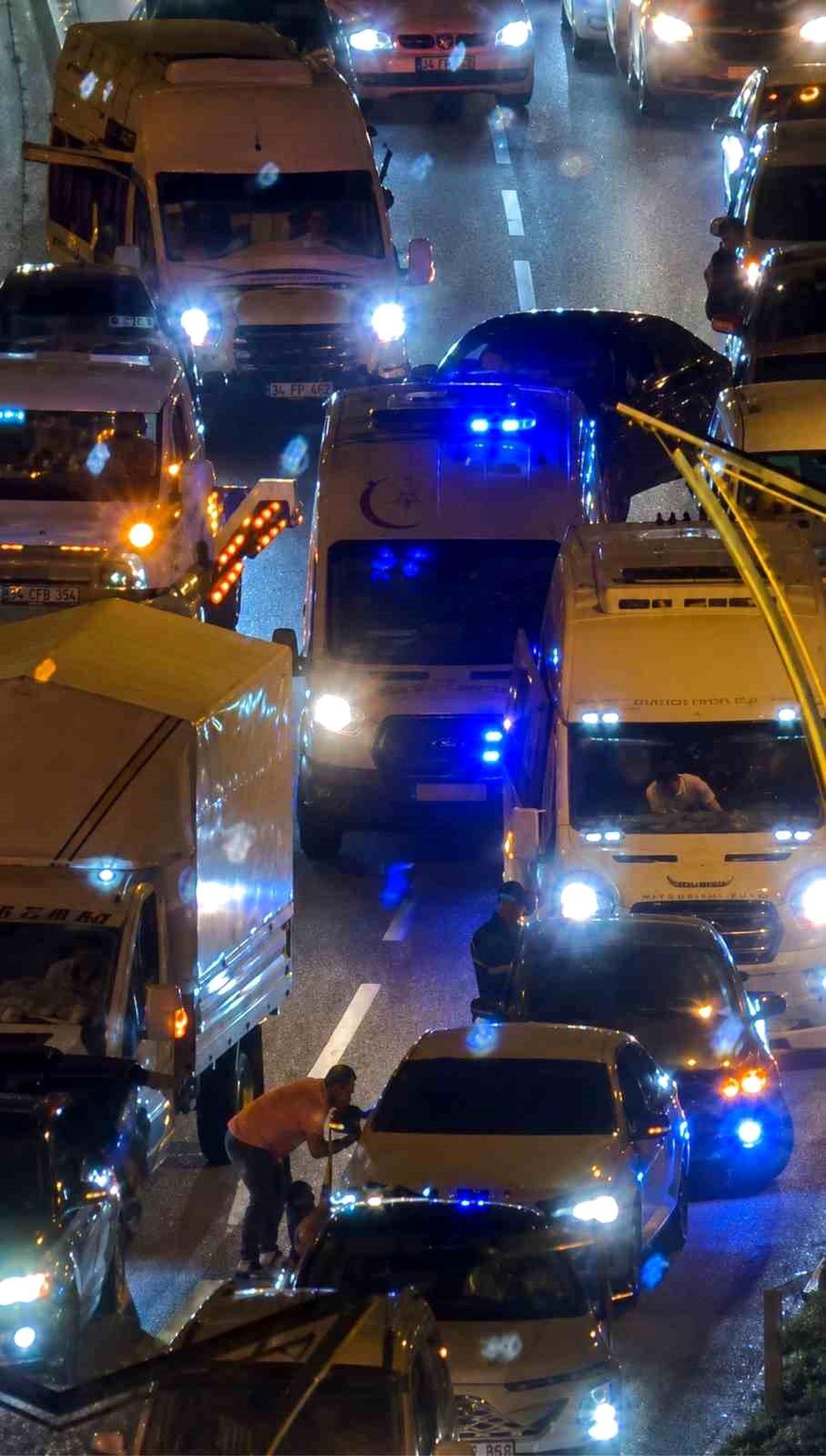 Bitlis Spor kutlamalarında ambulansa yol açan vatandaş takdir topladı