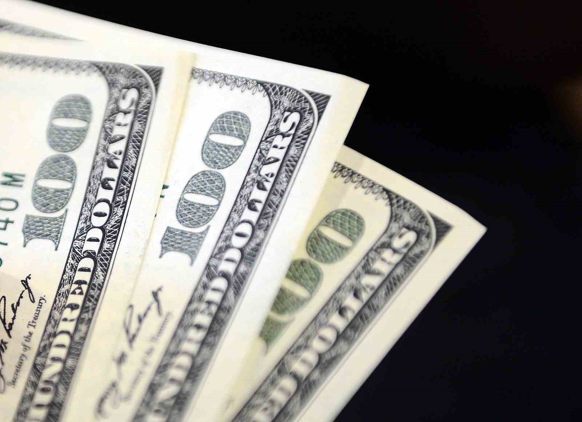 Dolar ve Euro Yeni Günde Rekorla Başladı
