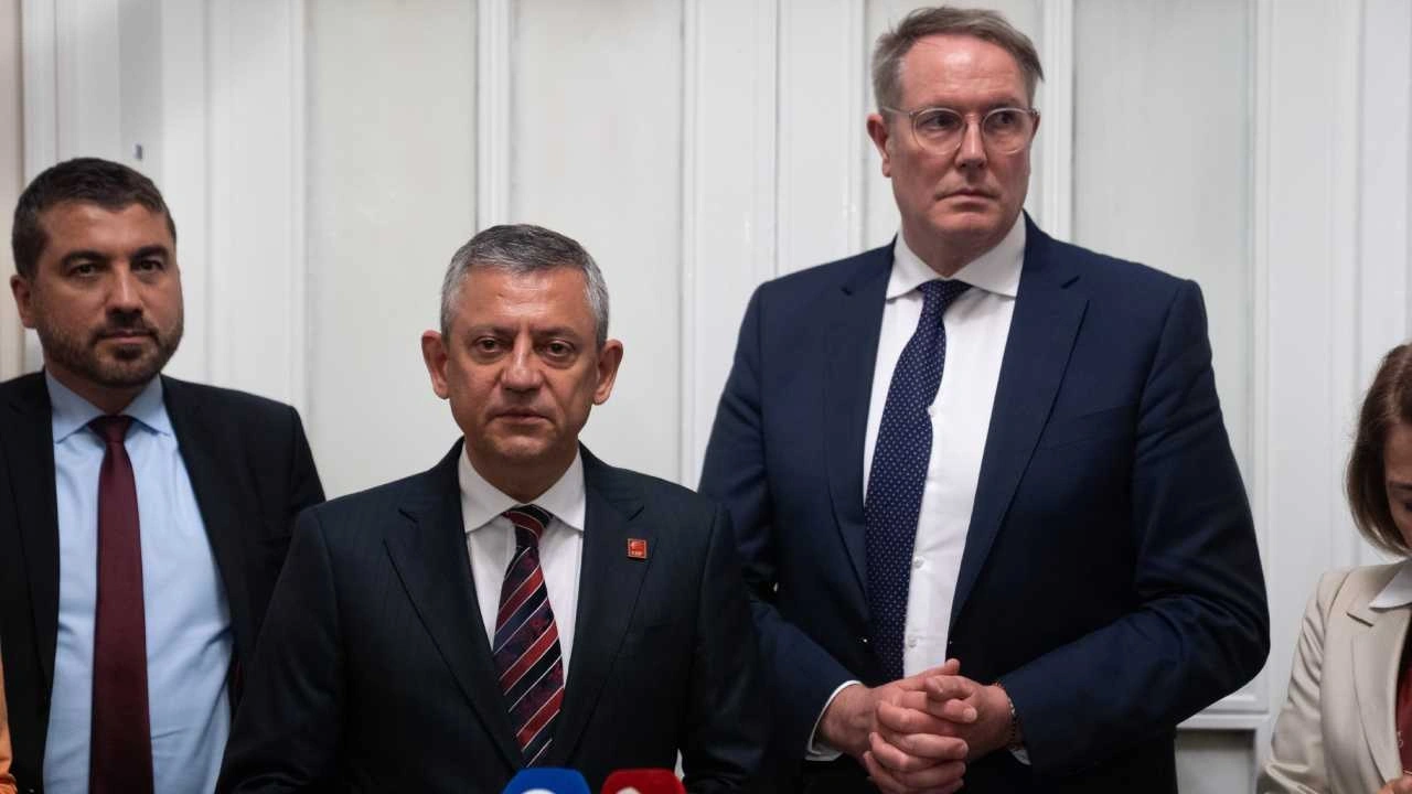 Özgür Özel, SPD heyeti ile görüştü