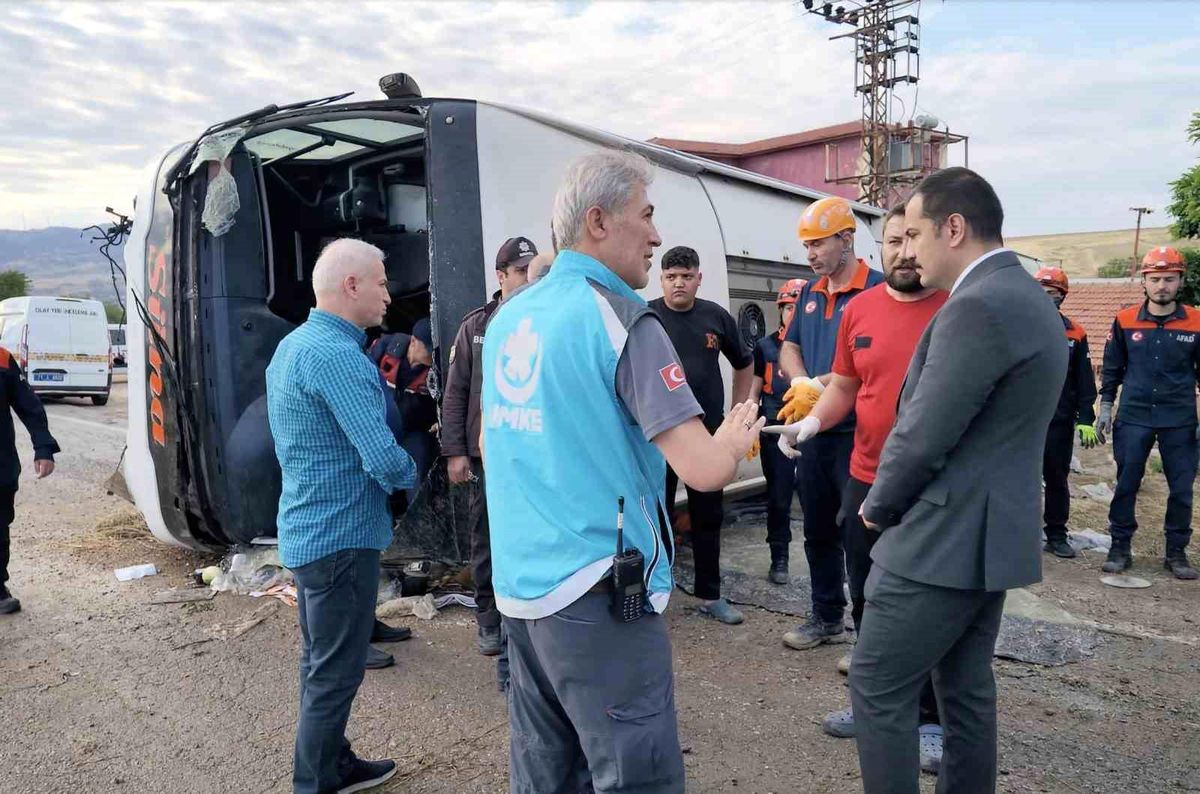 Kırıkkale'de yolcu otobüsü devrildi: 3'ü ağır 41 yaralı