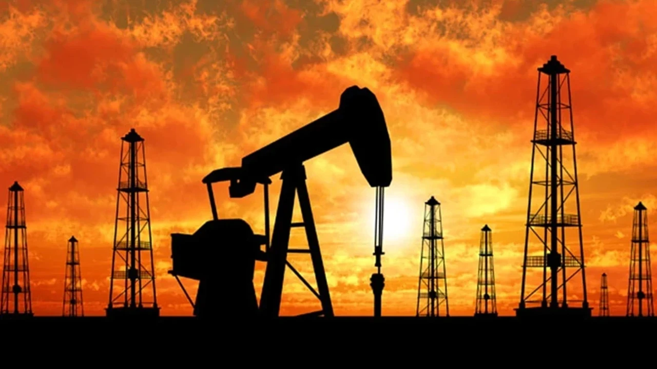 Türkiye'nin petrol ithalatı nisanda yüzde 12,6 azaldı