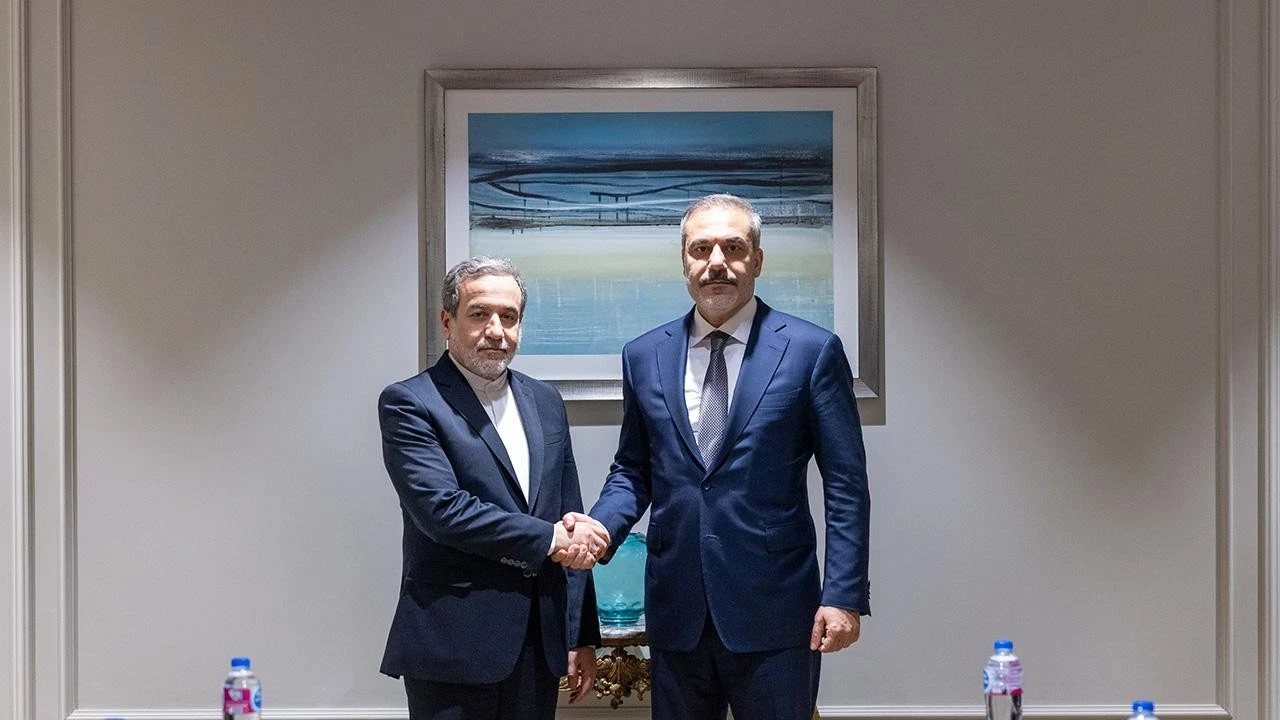 Dışişleri Bakanı Hakan Fidan, İranlı mevkidaşı Arakçi ile görüştü