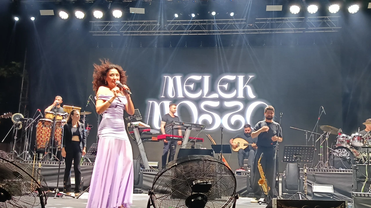 665'inci Tarihi Kırkpınar Yağlı Güreş Festivali'nde Melek Mosso sahne aldı