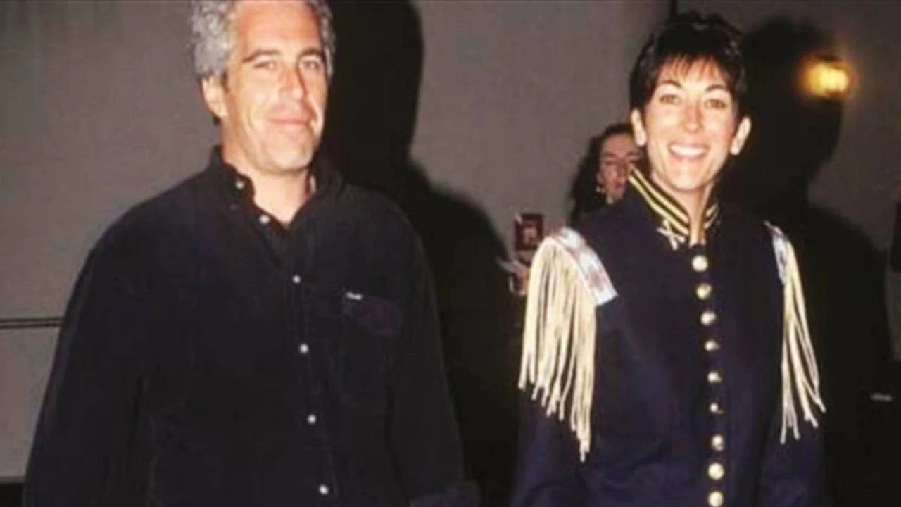Genç modellerin fotoğrafları Epstein ile tek tek paylaşılmış! Yeni e-postalar ortaya çıktı