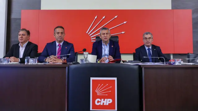 CHP'de Başarır ve Günaydın'ın grup başkanvekili unvanları TBMM internet sitesinden kaldırıldı