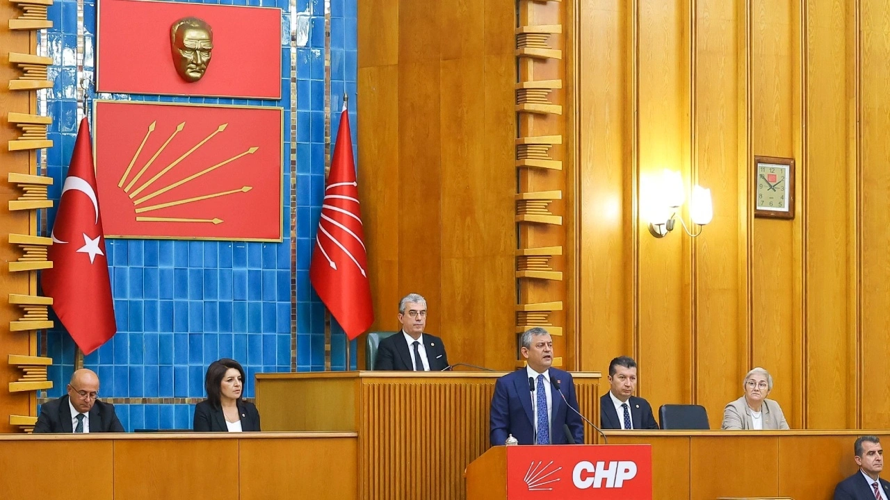 Siyasetin düğümü bu çarşamba çözülecek: Özgür Özel'den iki kritik toplantı