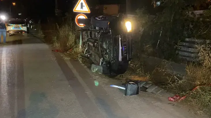 Bursa'da feci kaza! Takla atan araç çitlere çarparak durabildi; 2 yaralı