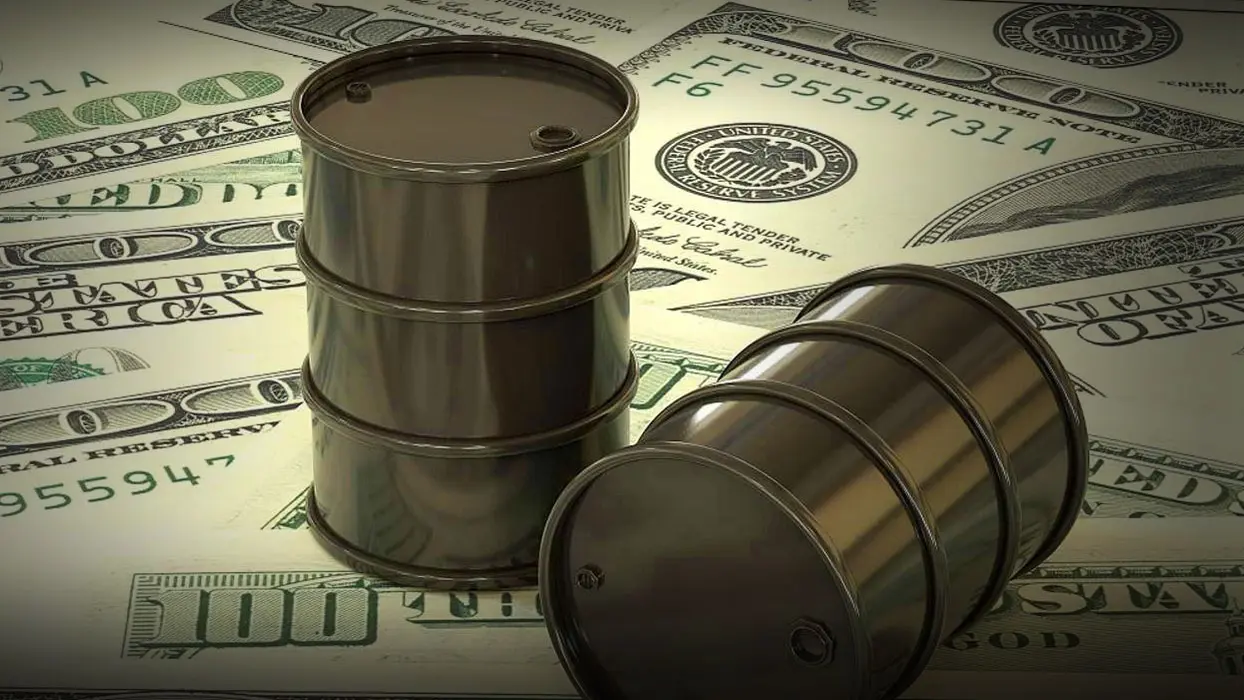 ABD vurdu, petrol uçtu: Ortalama fiyat 4 doları aştı