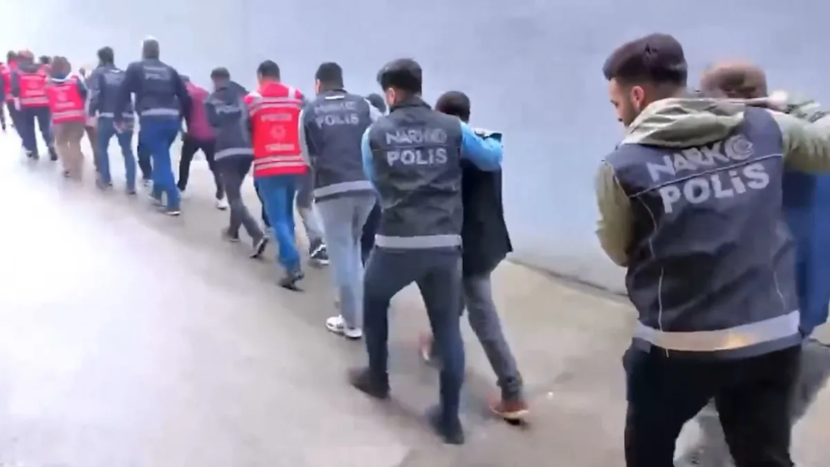 69 ilde uyuşturucu satıcılarına operasyon: 381 tutuklama