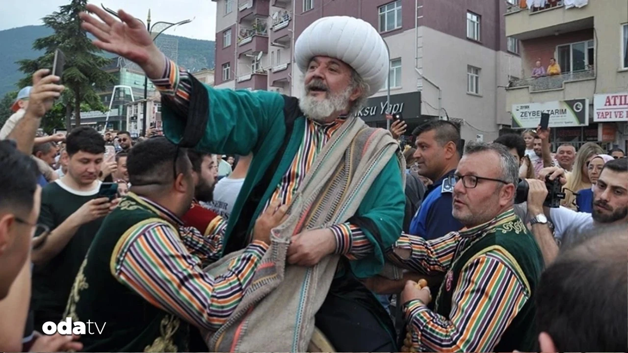 Konya'da Nasreddin Hoca gerilimi: AKP'li vekil alanı terk etti