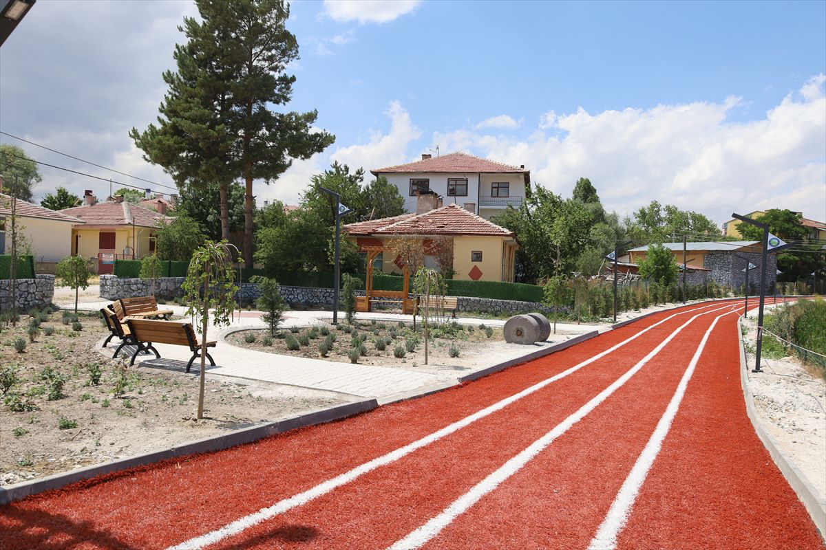 Kalfat Beldesinde Altyapı ve Üstyapı Çalışmaları Sürüyor