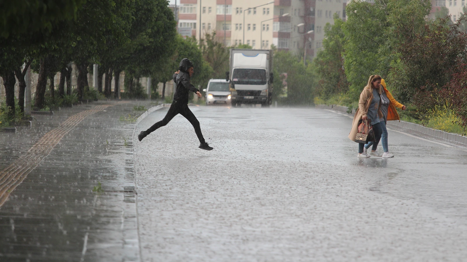 Meteoroloji'den o illere uyarı: Kuvvetli yağışa dikkat!