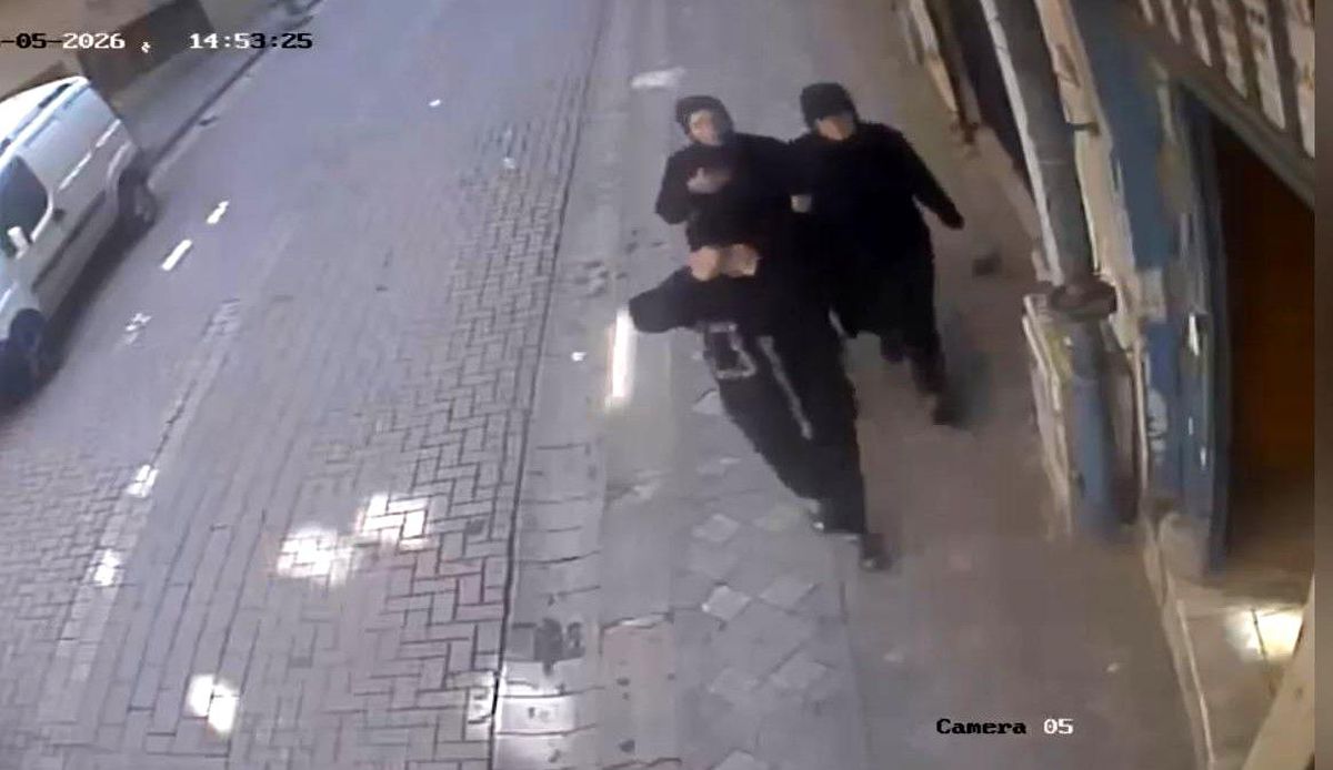 Zeytinburnu'nda hırsızlık yapan 3 şüpheli suçüstü yakalandı