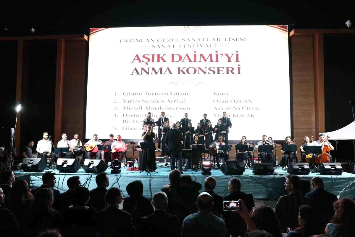 Erzincan'da Sanat Festivali şık Daimi eserleriyle başladı
