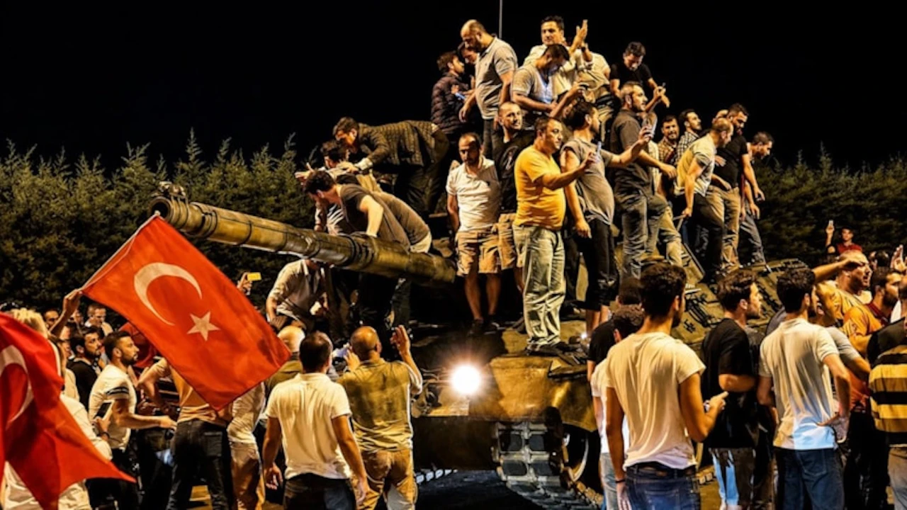 15 Temmuz'un 10. yılında şehitler anılıyor: Hainlere geçit yok