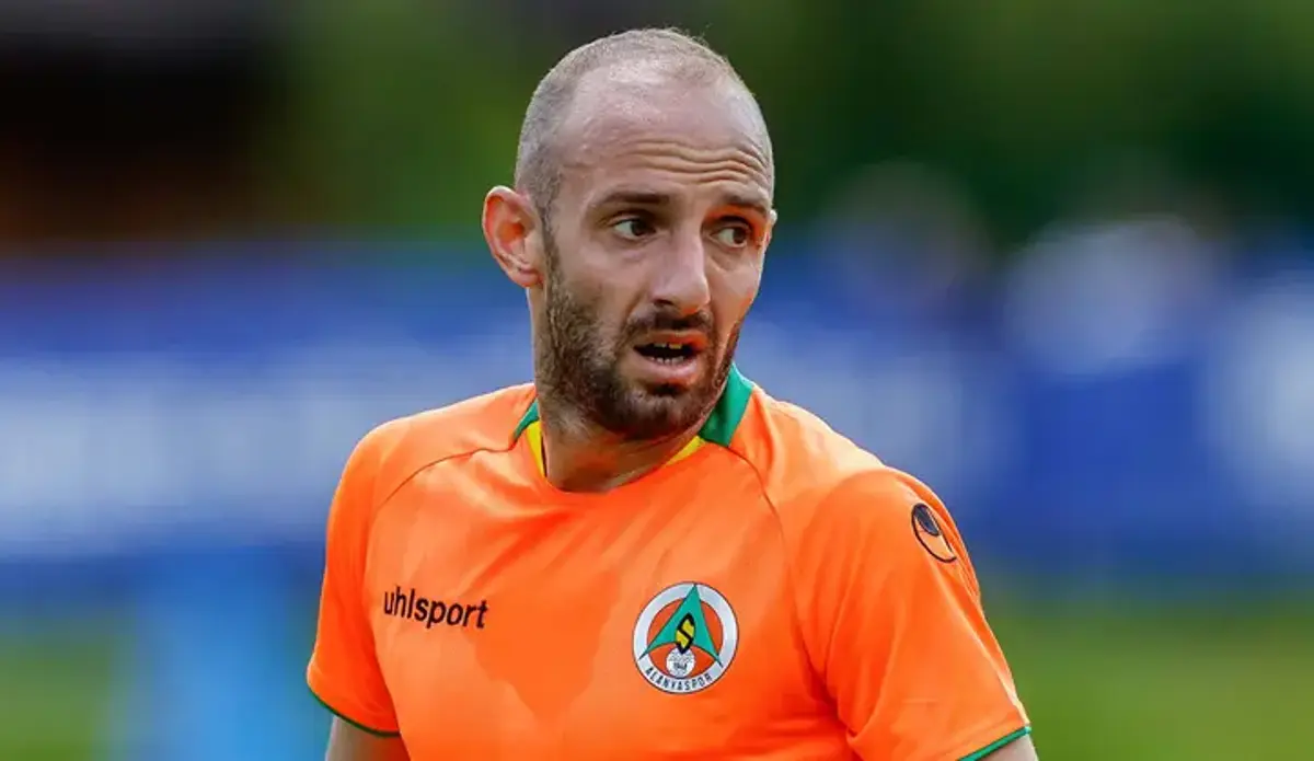 Efecan Karaca, Alanyaspor'a veda etti