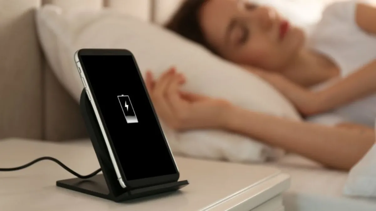 Telefonu gece mi yoksa sabah mı şarj etmeli? İşte bataryayı bitiren asıl büyük hata!