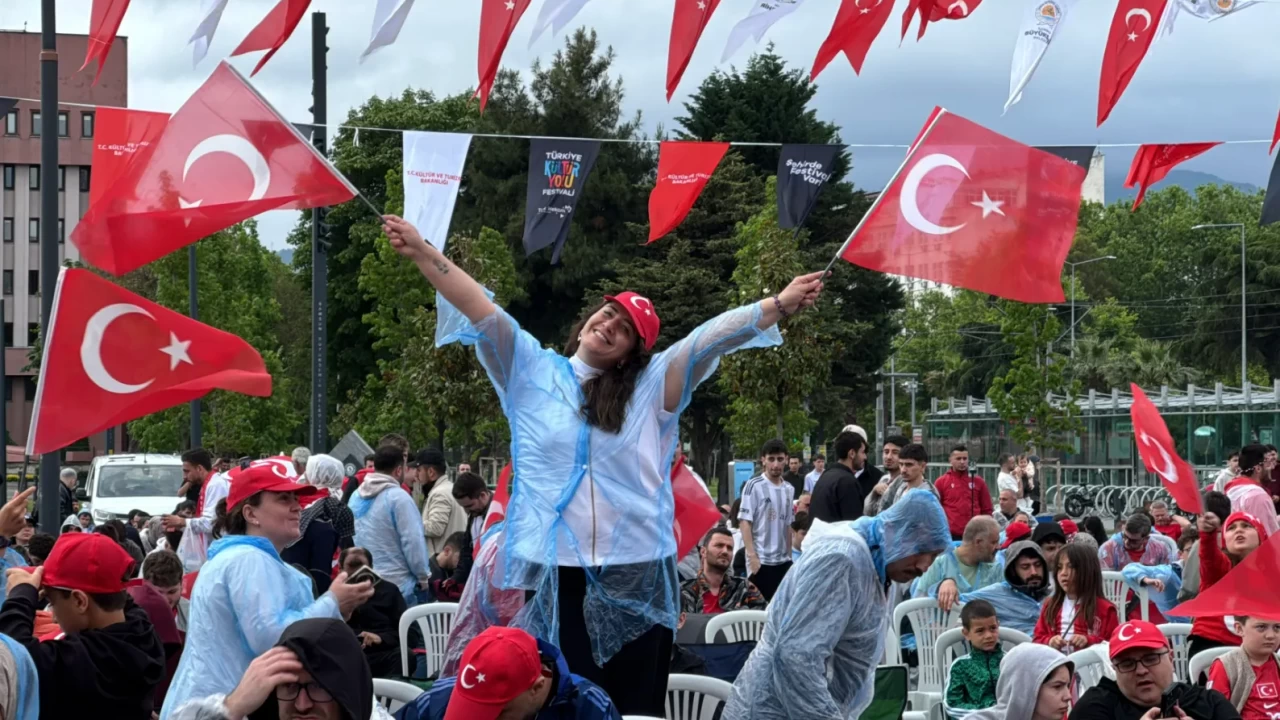 81 il tek yürek: Türkiye’nin dört bir yanında milli maç coşkusu
