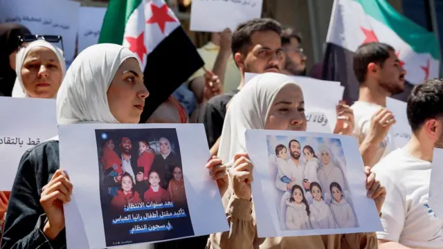 Suriye'de Esad dönemiyle bağlantılı isimlerin 'hesap vermesi' için eylemler