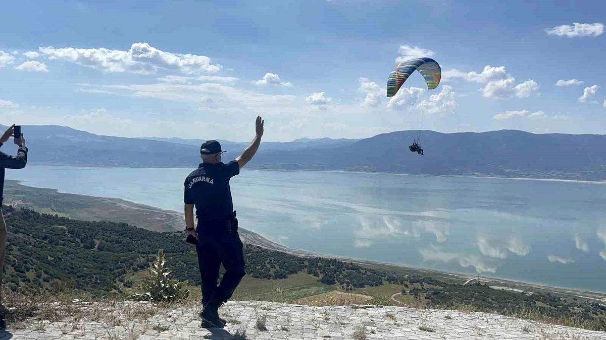 Jandarmanın 187'nci yılı Burdur semalarında kutlandı