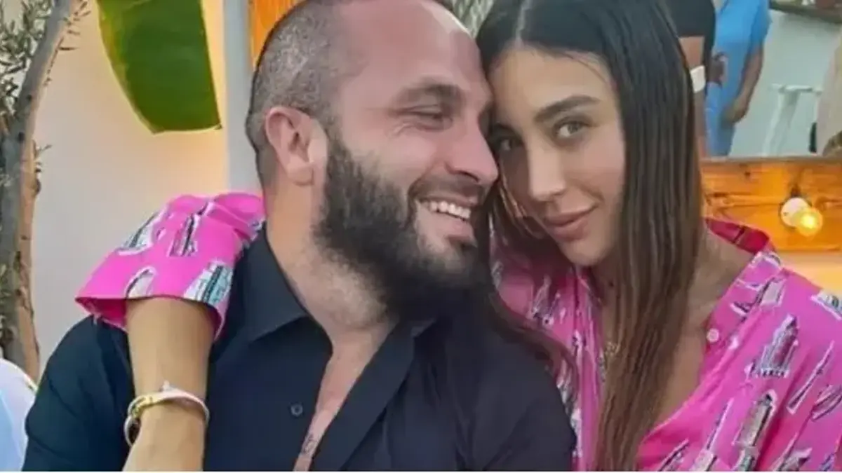 Özlem Ada Şahin’in Tatil Kareleri Olay Oldu! “Otel Değil Ev” Yorumu Dikkat Çekti