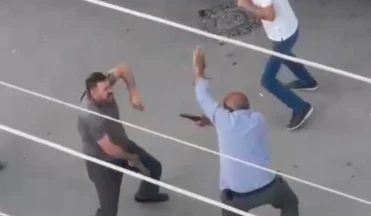 Laf atışması kavgaya döndü! Silah çekti, peş peşe tetiğe bastı