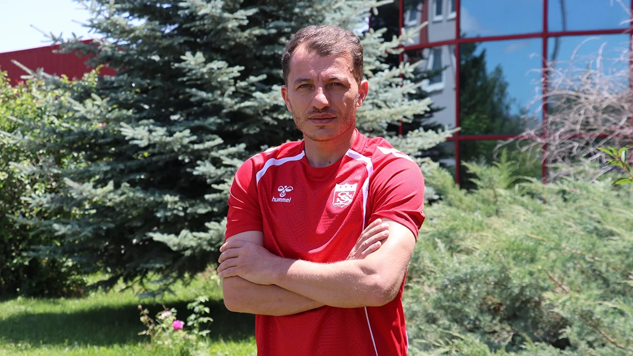 17 yıl sonra başka kulvarda: Sivasspor’un efsane kaptanı yuvaya döndü!