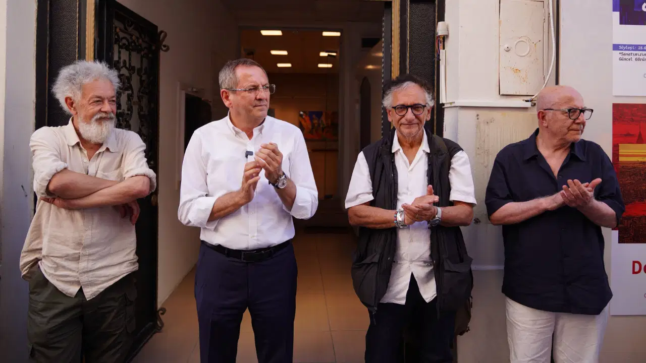 Bedri Baykam sergisi Ayvalık'ta açıldı