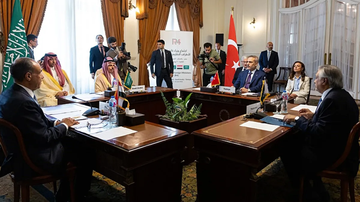 Dörtlü zirve Kahire’de toplandı: Gündemde ABD-İran anlaşması var