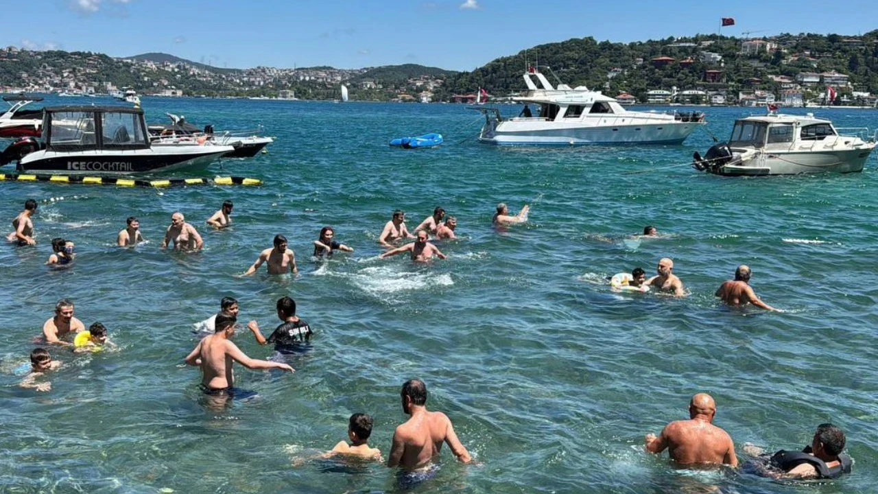 İstanbul sıcaktan bunaldı! Sahiller ve Adalar dolup taştı