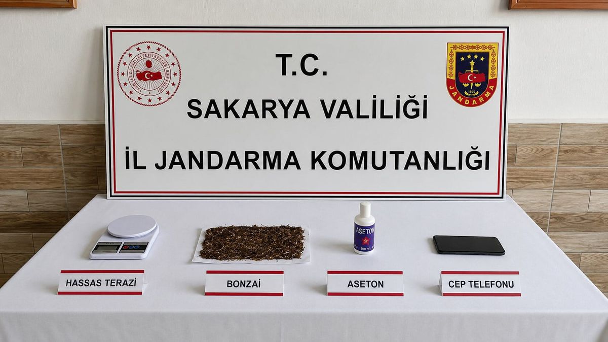 Sakarya'da Uyuşturucu Operasyonu: 626 Gram Bonzai ve 77 Gram Esrar Ele Geçirildi