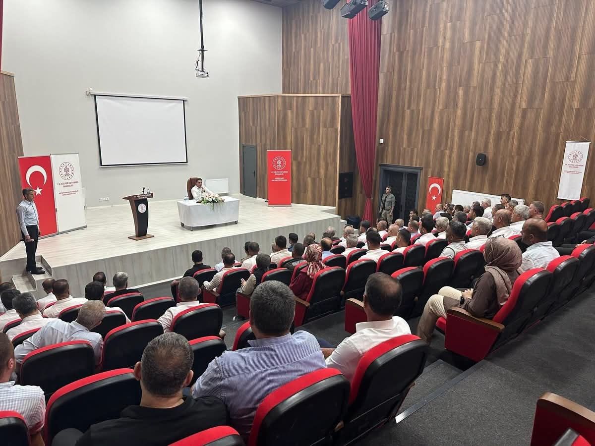 Sason Kaymakamı Başar muhtarlarla toplantı gerçekleştirdi