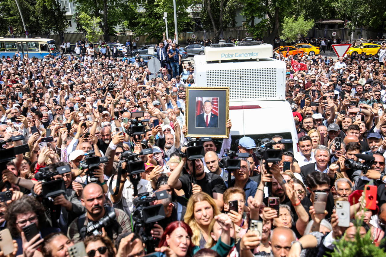 Özgür Özel: Önce kurultay sonra iktidar!