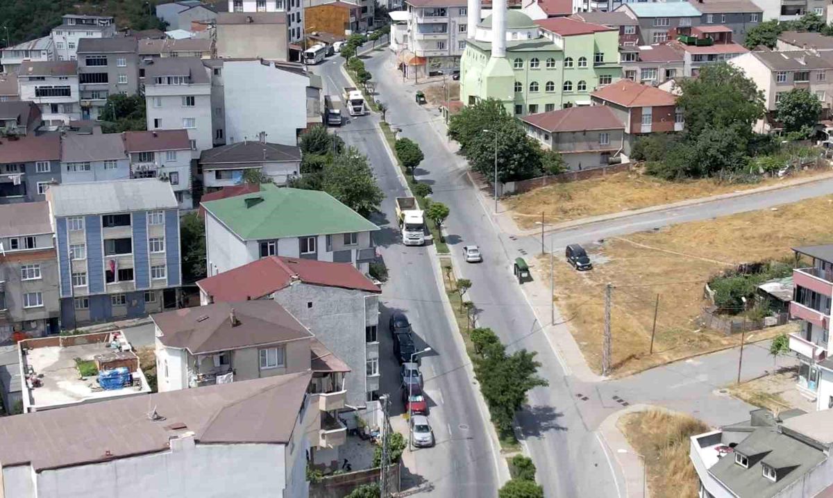 Mahalle sakinlerinden hafriyat kamyonu tepkisi: "Çocuklarımız tehlike altında"