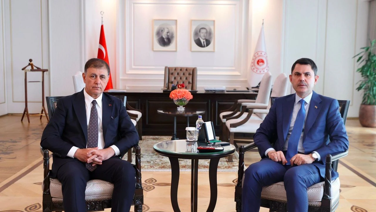 CHP'den ayrılan Cemil Tugay'dan Bakan Kurum'a sürpriz ziyaret