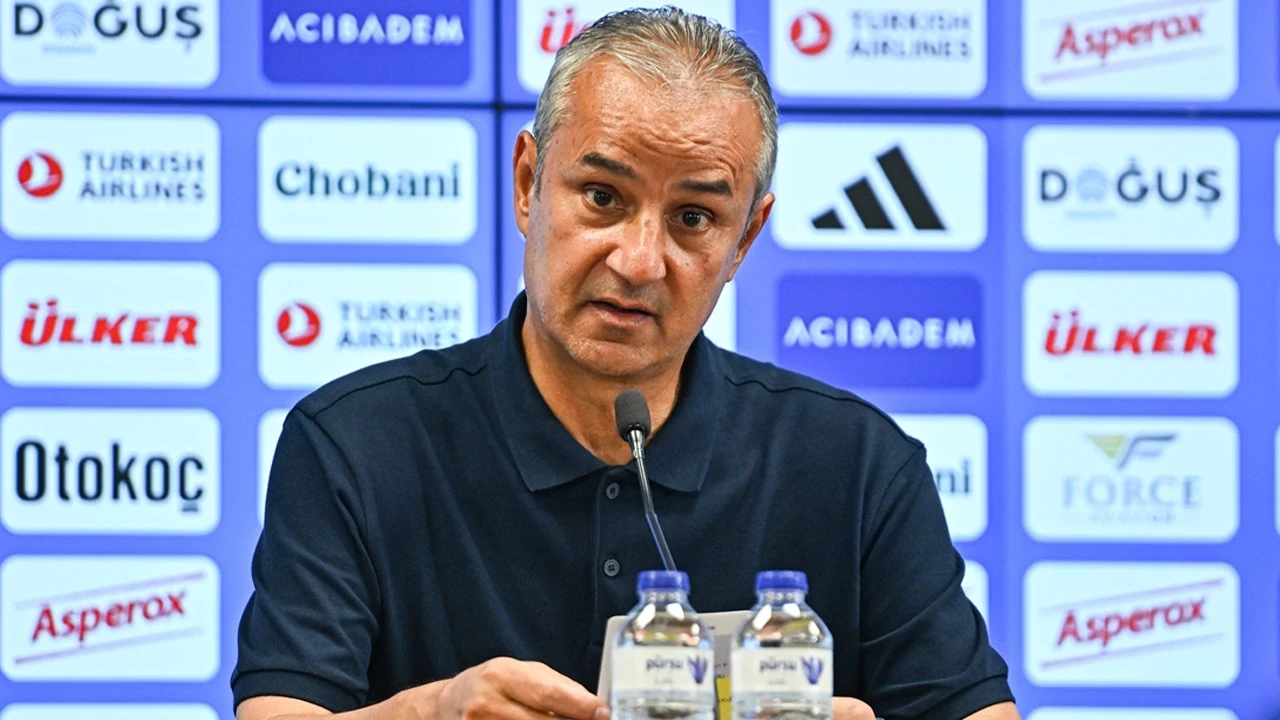 Fenerbahçe'den ayrılması bekleniyordu! İsmail Kartal o yıldız için 'kalacak' dedi
