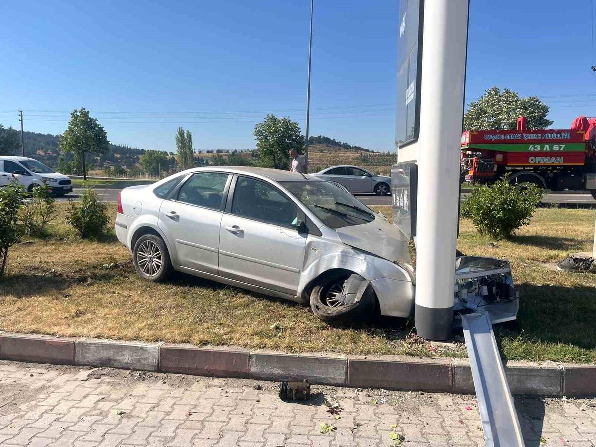 Tavşanlı'da trafik kazası: 2 yaralı