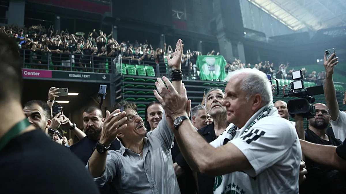Panathinaikos'ta Zeljko Obradovic için imza töreni düzenlendi